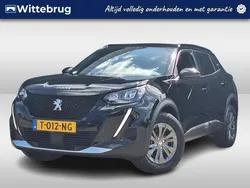 Zwart, metallic lak Gebruikt 2023 Peugeot e-2008 Style SUV | € 20.925 (Goede deal)