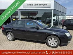 Zwart Gebruikt 2005 Ford Mondeo Futura Hatchback | € 3.944 (Iets duurder)