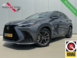 Grijs Gebruikt 2023 Lexus NX450h+ Sport Line SUV | € 64.850 (Eerlijke prijs)
