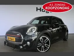 Zwart Gebruikt 2015 Mini Cooper Business Hatchback | € 13.940 (Goede deal)