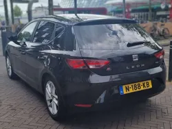 Zwart Gebruikt 2015 Seat Leon Sedan | € 6.395
