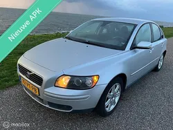 Grijs Gebruikt 2004 Volvo S40 Momentum Sedan | € 3.150 (Eerlijke prijs)