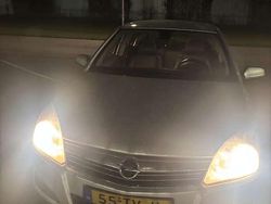 Grijs Gebruikt 2007 Opel Astra Executive Hatchback | € 1.200 (Goede deal)
