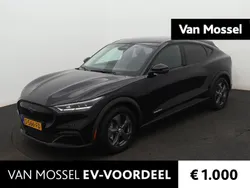 Zwart Gebruikt 2022 Ford Mustang Mach-E SUV | € 33.945 (Goede deal)