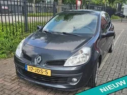 Grijs Gebruikt 2009 Renault Clio II Collection Hatchback | € 1.950 (Goede deal)