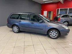 Grijs Gebruikt 2004 Ford Focus Futura Stationwagen | € 1.799 (Eerlijke prijs)
