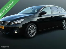 Zwart, metallic lak Gebruikt 2020 Peugeot 308 Allure Stationwagen | € 12.895 (Eerlijke prijs)