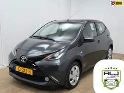 Hatchback Gebruikt 2016 Toyota Aygo X-play Hatchback | € 9.279 (Eerlijke prijs)