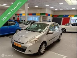 Grijs Gebruikt 2009 Renault Clio II Dynamique Hatchback | € 2.649 (Eerlijke prijs)