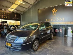 Grijs Gebruikt 2008 Lancia Phedra MPV | € 1.250