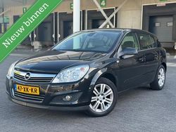 Zwart Gebruikt 2007 Opel Astra Executive Hatchback | € 1.295 (Eerlijke prijs)