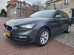 Grijs Gebruikt 2020 Seat Leon Style Hatchback | € 15.950 (Eerlijke prijs)