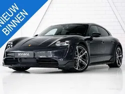 Grijs Gebruikt 2022 Porsche Taycan Cross Turismo Sedan | € 72.900 (Iets duurder)