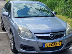 Blauw Gebruikt 2008 Opel Vectra Executive Hatchback | € 2.750 (Eerlijke prijs)