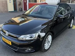 Zwart Gebruikt 2013 VW Jetta Highline Sedan | € 10.950