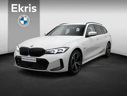 Wit Gebruikt 2022 BMW 320 Comfort Edition Stationwagen | € 36.900 (Duur)