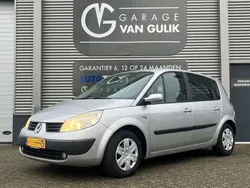 Grijs, metallic lak Gebruikt 2006 Renault Scénic II Dynamique MPV | € 1.995 (Eerlijke prijs)
