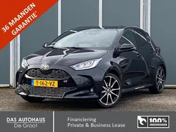 Zwart Gebruikt 2023 Toyota Yaris Sport Hatchback | € 27.495 (Eerlijke prijs)