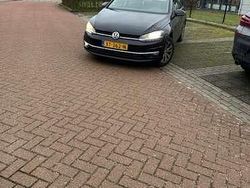 Zwart Gebruikt 2019 VW Golf VII Trendline Hatchback | € 11.950 (Eerlijke prijs)
