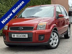 Rood, metallic lak Gebruikt 2009 Ford Fusion Futura MPV | € 5.999 (Iets duurder)