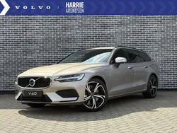 Blauw Nieuw 2025 Volvo V60 Stationwagen | € 58.170 (Eerlijke prijs)