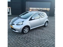 Grijs Gebruikt 2007 Toyota Aygo Hatchback | € 1.999 (Super prijs)