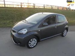 Grijs Gebruikt 2013 Toyota Aygo Comfort Hatchback | € 4.750 (Eerlijke prijs)