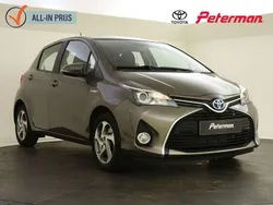Grijs Gebruikt 2017 Toyota Yaris Hybrid Trend Hatchback | € 15.899 (Eerlijke prijs)