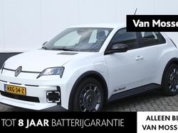 Wit, metallic lak Gebruikt 2025 Renault R5 Evolution Hatchback | € 26.440 (Eerlijke prijs)