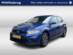 Blauw Gebruikt 2023 VW Polo Life Hatchback | € 18.450 (Eerlijke prijs)