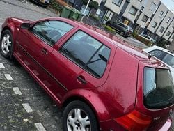 Rood Gebruikt 2000 VW Golf IV Trendline Hatchback | € 1.000 (Eerlijke prijs)