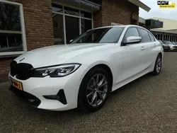 Wit, metallic lak Gebruikt 2019 BMW 318 Executive Sedan | € 22.950