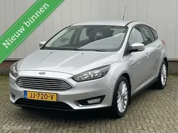Grijs Gebruikt 2016 Ford Focus Titanium Hatchback | € 10.995 (Eerlijke prijs)