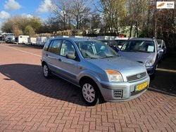 Grijs (metallic) Gebruikt 2007 Ford Fusion MPV | € 1.950 (Eerlijke prijs)