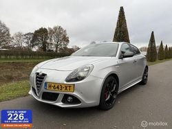 Grijs Gebruikt 2015 Alfa Romeo Giulietta Quadrifoglio Verde Hatchback | € 13.950 (Goede deal)