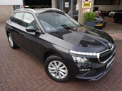 Zwart Gebruikt 2024 Skoda Kamiq Selection SUV | € 27.285 (Eerlijke prijs)