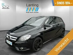 Zwart Gebruikt 2014 Mercedes B180 MPV | € 6.950 (Eerlijke prijs)