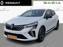 Wit metallic Gebruikt 2024 Renault Clio V Techno Hatchback | € 20.950 (Eerlijke prijs)