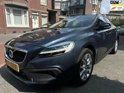 Blauw Gebruikt 2016 Volvo V40 CC Stationwagen | € 19.950 (Eerlijke prijs)