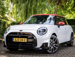 Wit Gebruikt 2024 Mini Cooper Hatchback | € 34.750