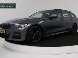 Grijs Gebruikt 2021 BMW 320 Executive Stationwagen | € 29.945 (Eerlijke prijs)