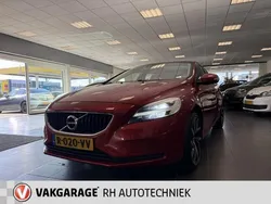 Rood Gebruikt 2018 Volvo V40 Inscription Stationwagen | € 15.750 (Eerlijke prijs)