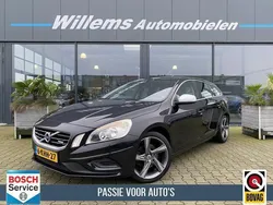 Zwart, metallic lak Gebruikt 2013 Volvo V60 R-Design Stationwagen | € 14.200