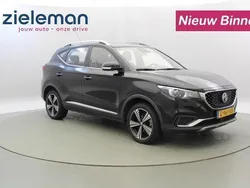 Zwart, metallic lak Gebruikt 2019 MG ZS Luxury Sedan | € 12.345 (Eerlijke prijs)