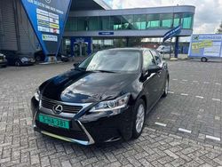 Zwart Gebruikt 2015 Lexus CT200h Hatchback | € 15.500 (Eerlijke prijs)
