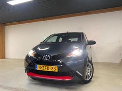 Grijs Gebruikt 2015 Toyota Aygo X-play Hatchback | € 7.950 (Eerlijke prijs)