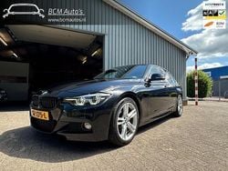 Zwart Gebruikt 2018 BMW 318 Executive Sedan | € 15.490 (Iets duurder)