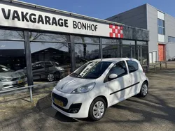 Wit Gebruikt 2014 Peugeot 107 Active Hatchback | € 4.750 (Eerlijke prijs)