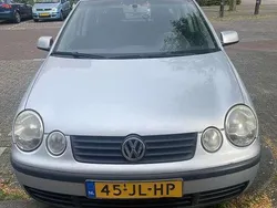 Zilver Gebruikt 2002 VW Polo Comfortline Hatchback | € 850 (Goede deal)