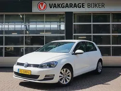 Wit Gebruikt 2016 VW Golf VII Trendline Hatchback | € 11.995 (Eerlijke prijs)